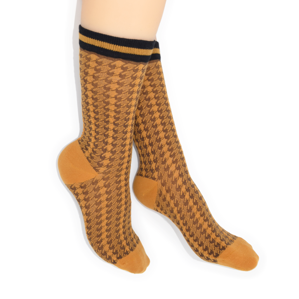 Amber Houndstooth Quarter Crew Socks