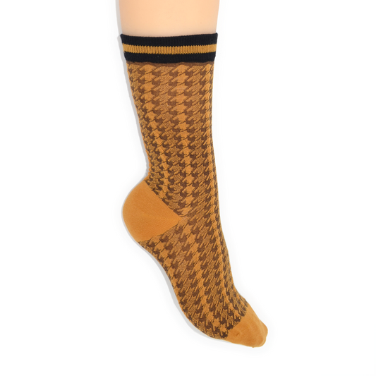 Amber Houndstooth Quarter Crew Socks