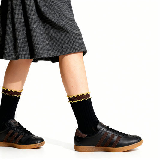 Ribbed Lettuce Edge Quarter Crew Socks - Black